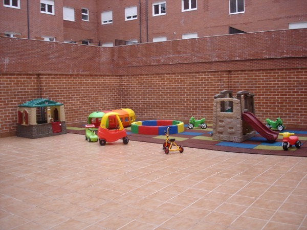 Imagen de un grupo de niños en el Centro Infantil El Álamo.