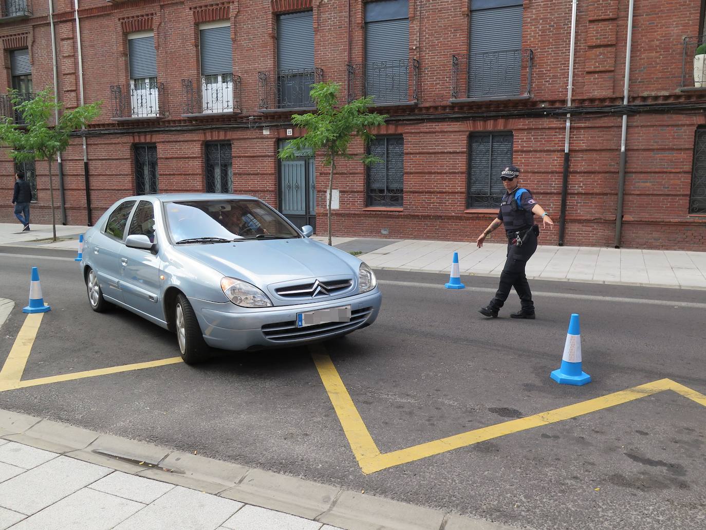 Fotos: La Policía Local de León inica la campaña de control de distracciones al volante