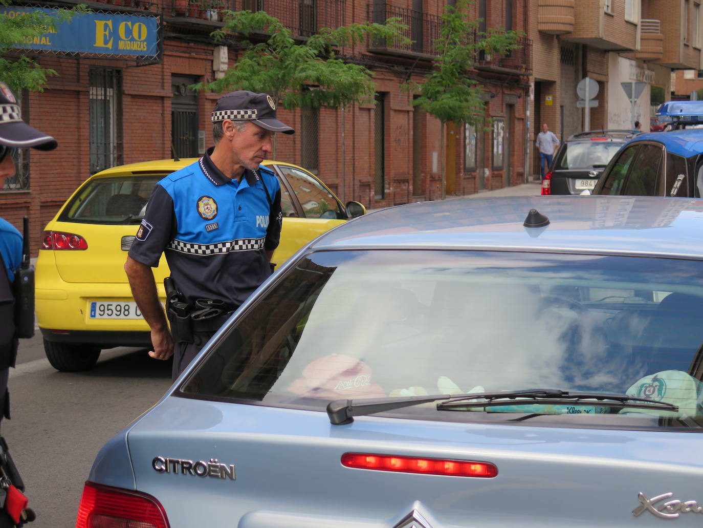 Fotos: La Policía Local de León inica la campaña de control de distracciones al volante