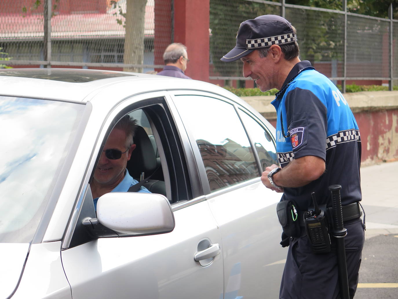 Fotos: La Policía Local de León inica la campaña de control de distracciones al volante