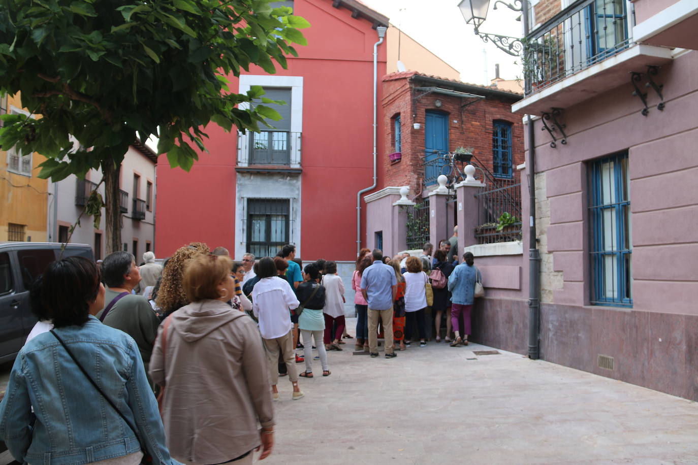 Fotos: Nace ‘El 8 de Serranos’ en la ‘Little England’ de León