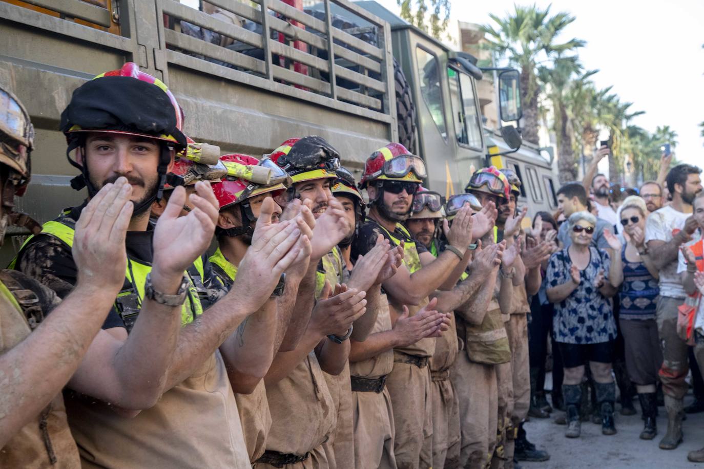 Los 1.400 efectivos y 400 medios materiales que la Unidad Militar de Emergencias (UME) y el resto de las Fuerzas Armadas desplegaron en la Región comienzan el regreso a sus bases tras rebajarse el nivel de emergencia