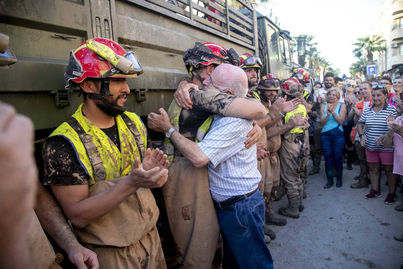 Los 1.400 efectivos y 400 medios materiales que la Unidad Militar de Emergencias (UME) y el resto de las Fuerzas Armadas desplegaron en la Región comienzan el regreso a sus bases tras rebajarse el nivel de emergencia