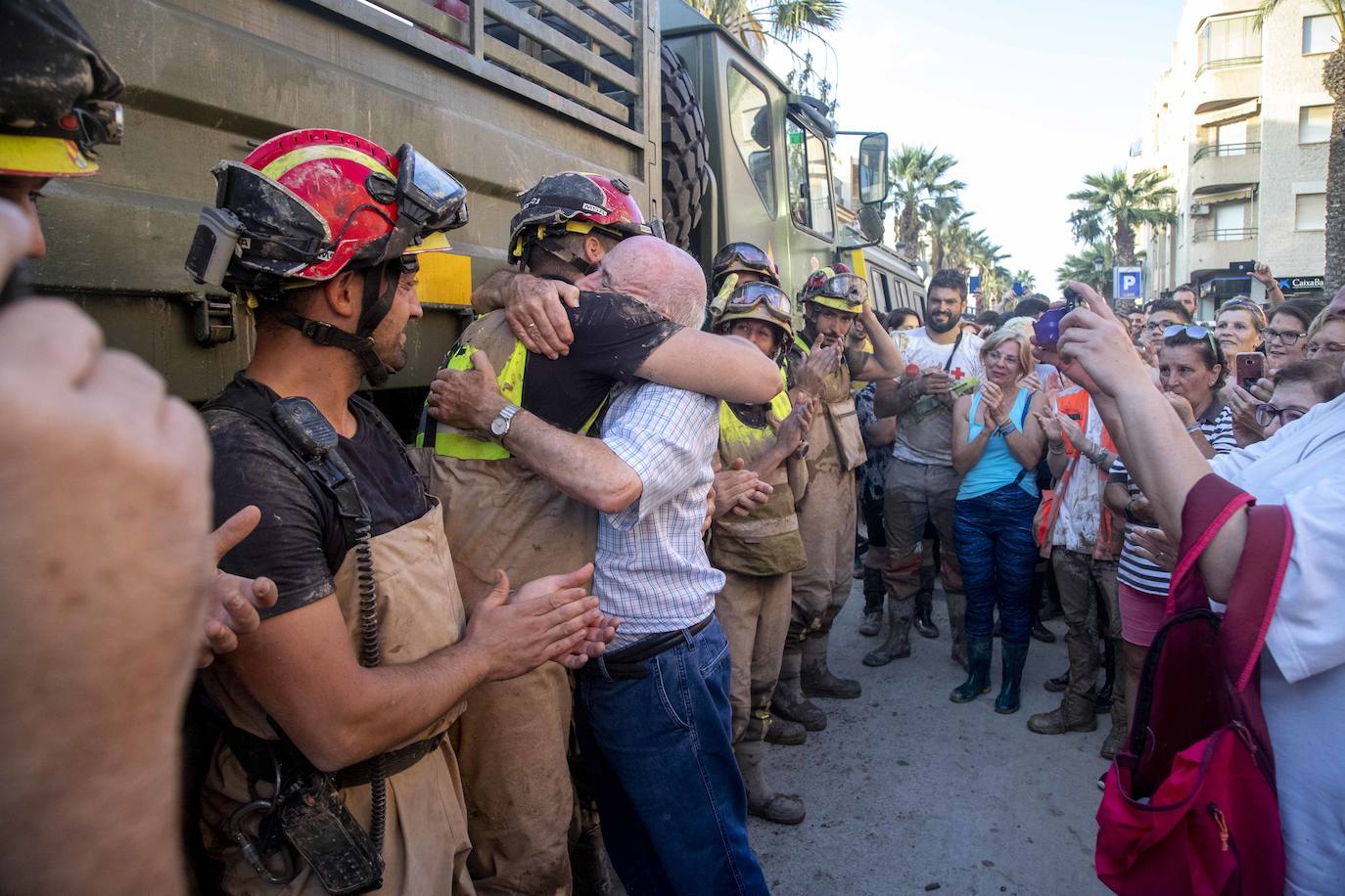 Los 1.400 efectivos y 400 medios materiales que la Unidad Militar de Emergencias (UME) y el resto de las Fuerzas Armadas desplegaron en la Región comienzan el regreso a sus bases tras rebajarse el nivel de emergencia
