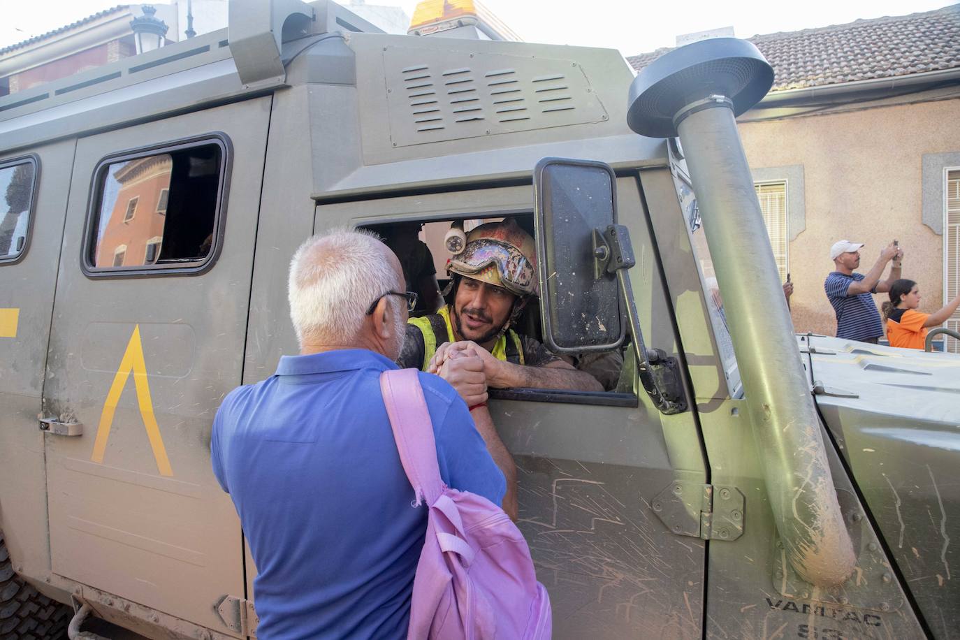 Los 1.400 efectivos y 400 medios materiales que la Unidad Militar de Emergencias (UME) y el resto de las Fuerzas Armadas desplegaron en la Región comienzan el regreso a sus bases tras rebajarse el nivel de emergencia
