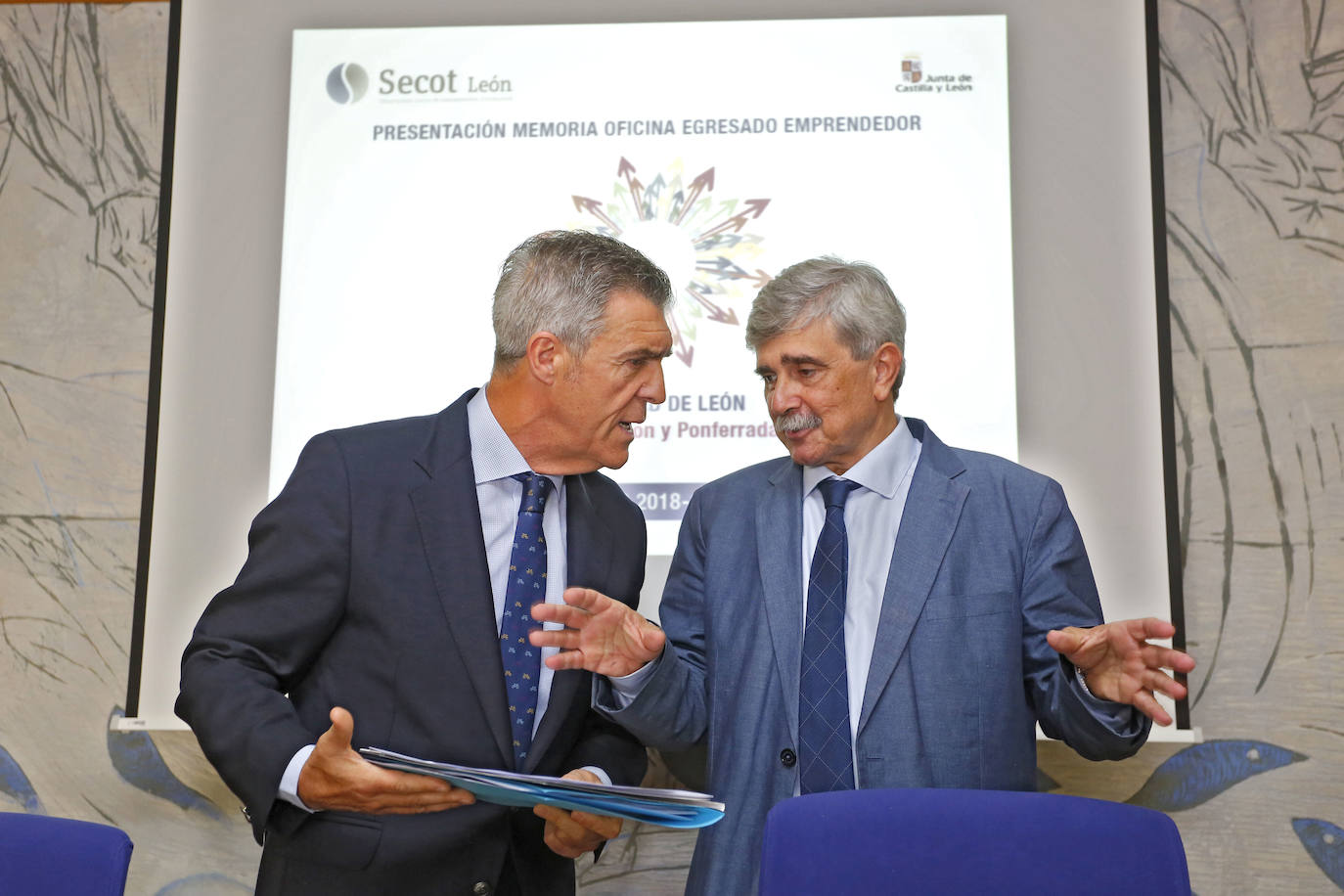 Fotos: Presentación del informe sobre la intención emprendedora de los egreasdos de la ULE