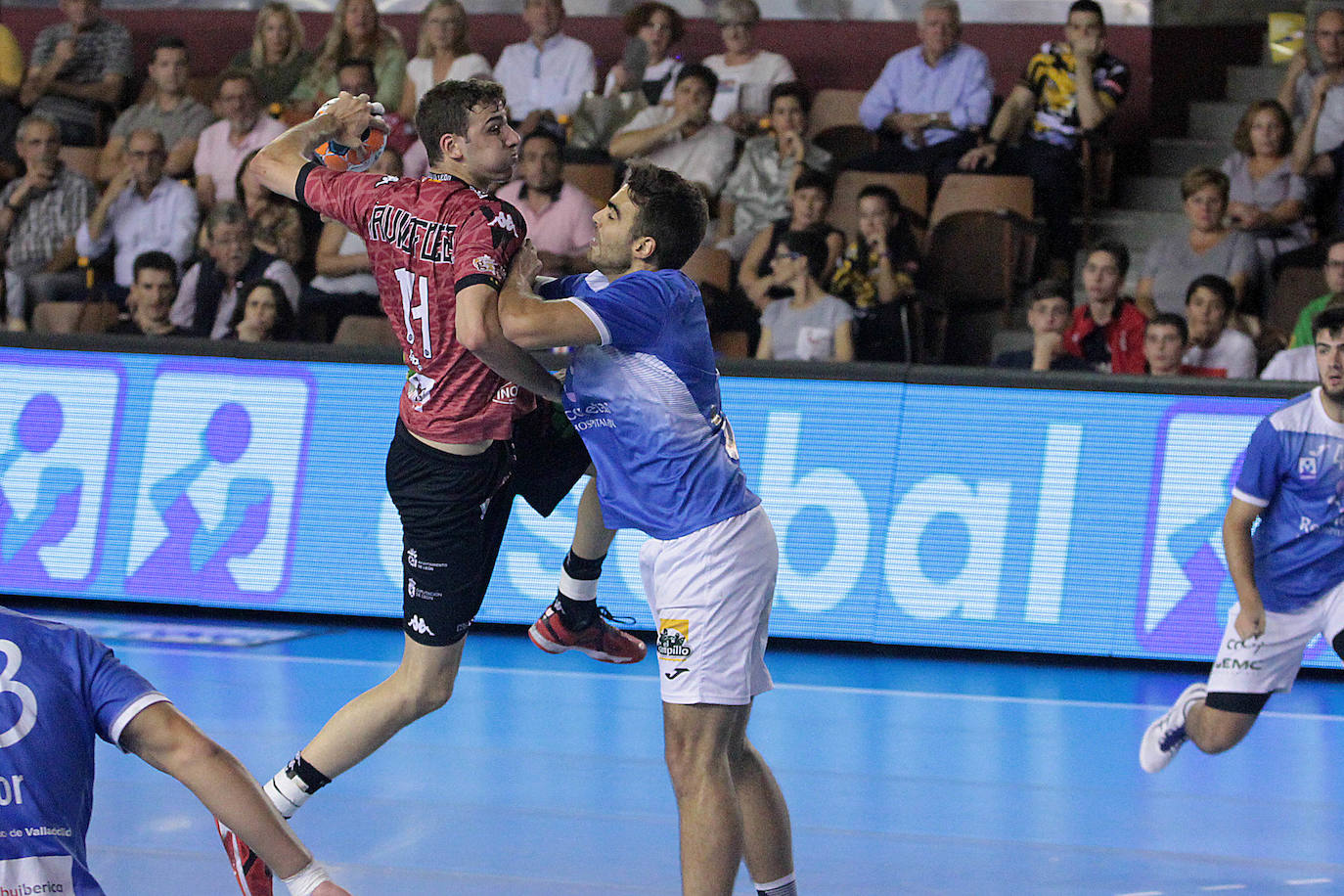 Fotos: Victoria del Abanca Ademar en el derbi ante el Atlético Valladolid