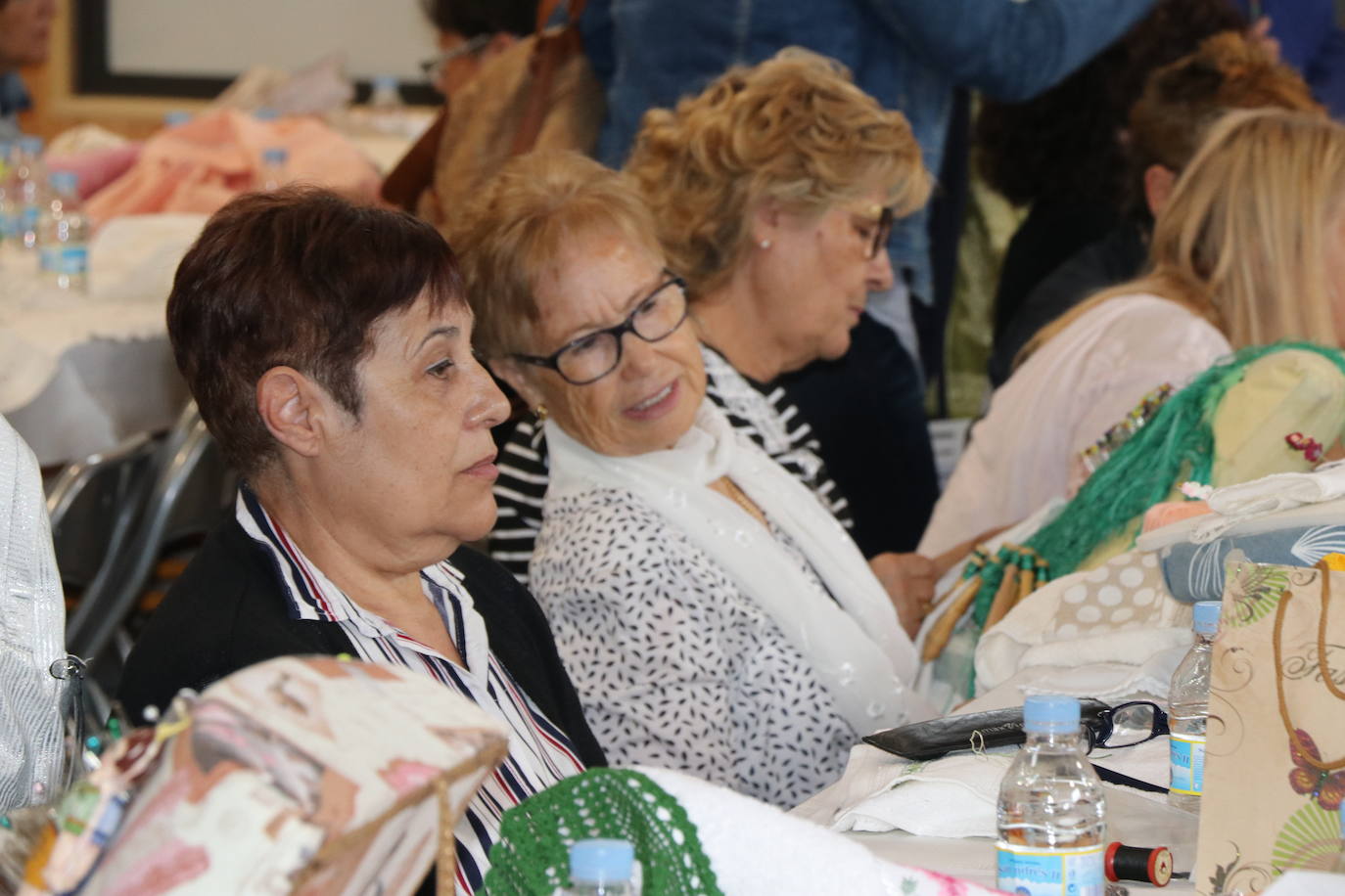 Fotos: Cuatro encuentro de bolilleras en Lorenzana