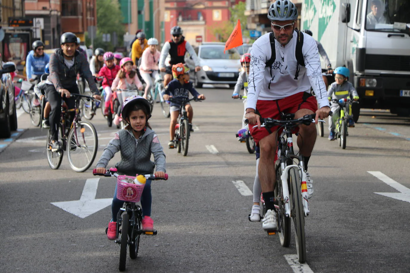 Fotos: Cientos leoneses dan a las al Día de la Bici en León capital