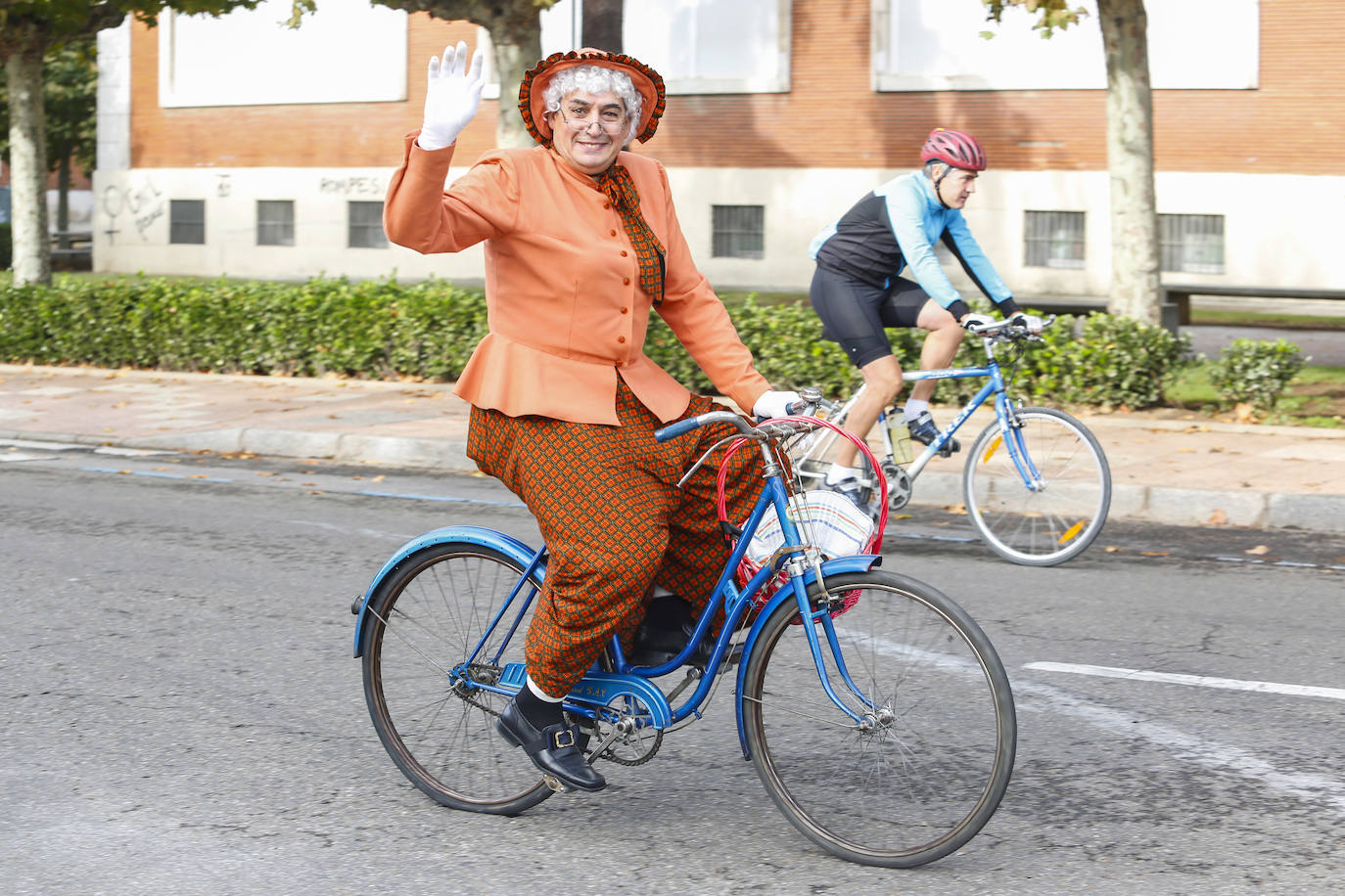 Fotos: Cientos leoneses dan a las al Día de la Bici en León capital