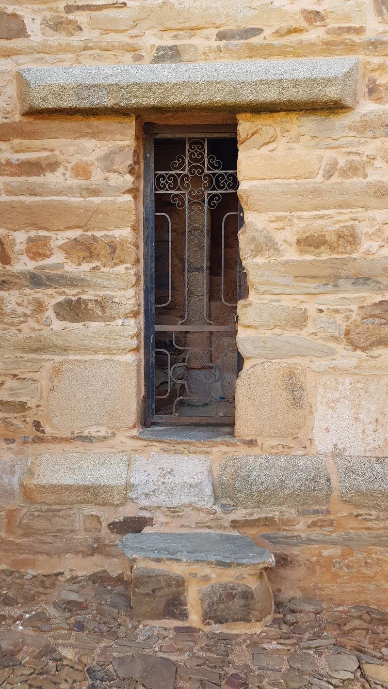 Imagen de una de las casas de piedra del pueblo de Castrillo de los Polvazares.