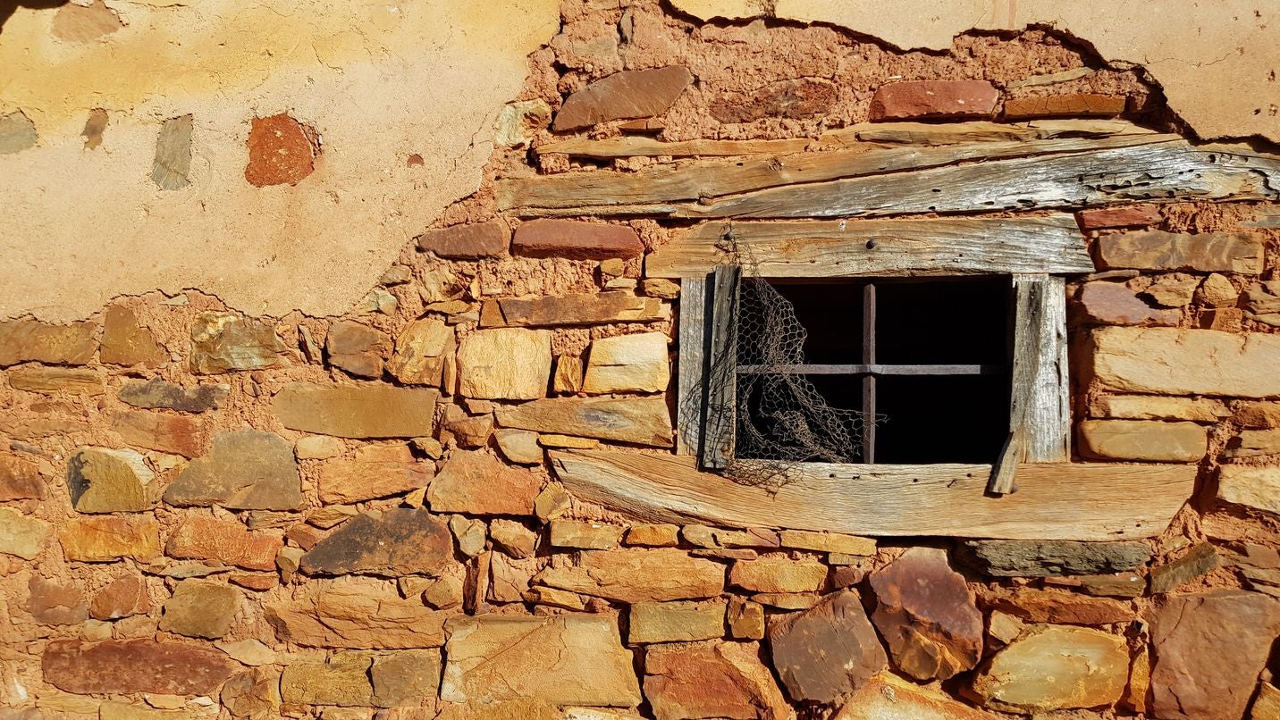 Imagen de una de las casas de piedra del pueblo de Castrillo de los Polvazares.