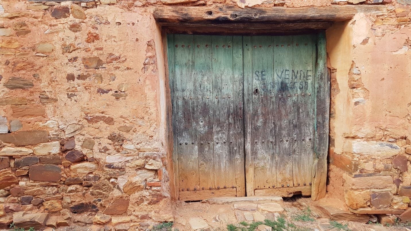 Imagen de una de las casas de piedra del pueblo de Castrillo de los Polvazares.