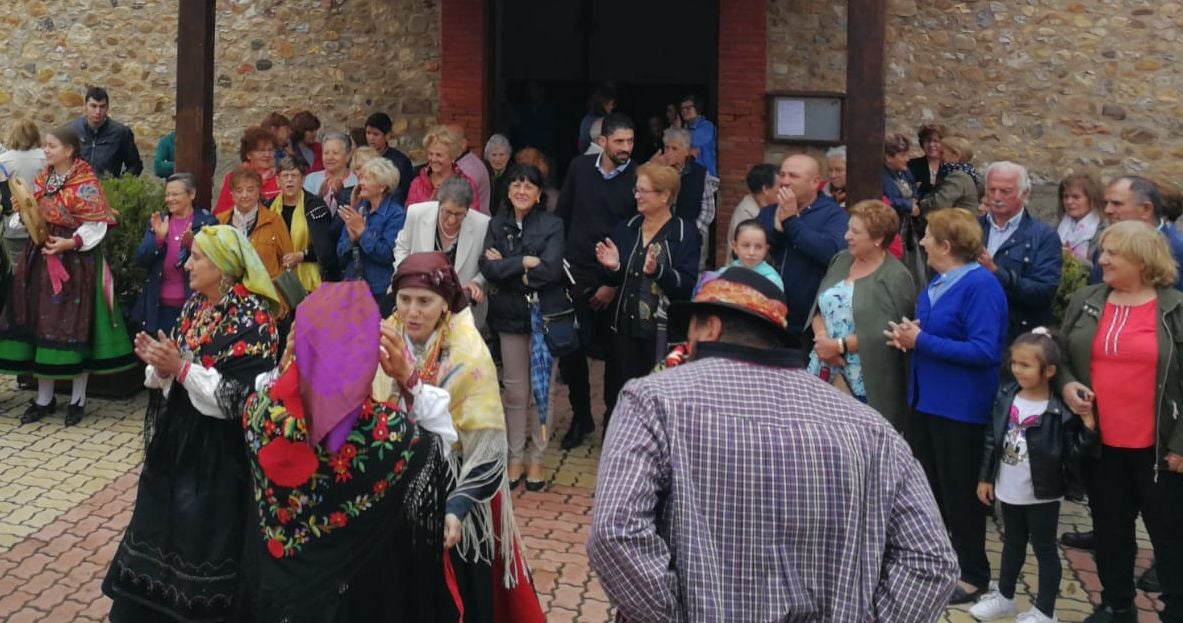 Fotos: Llamas de la Ribera celebra los 100 años la &#039;Tía Engracia&#039;