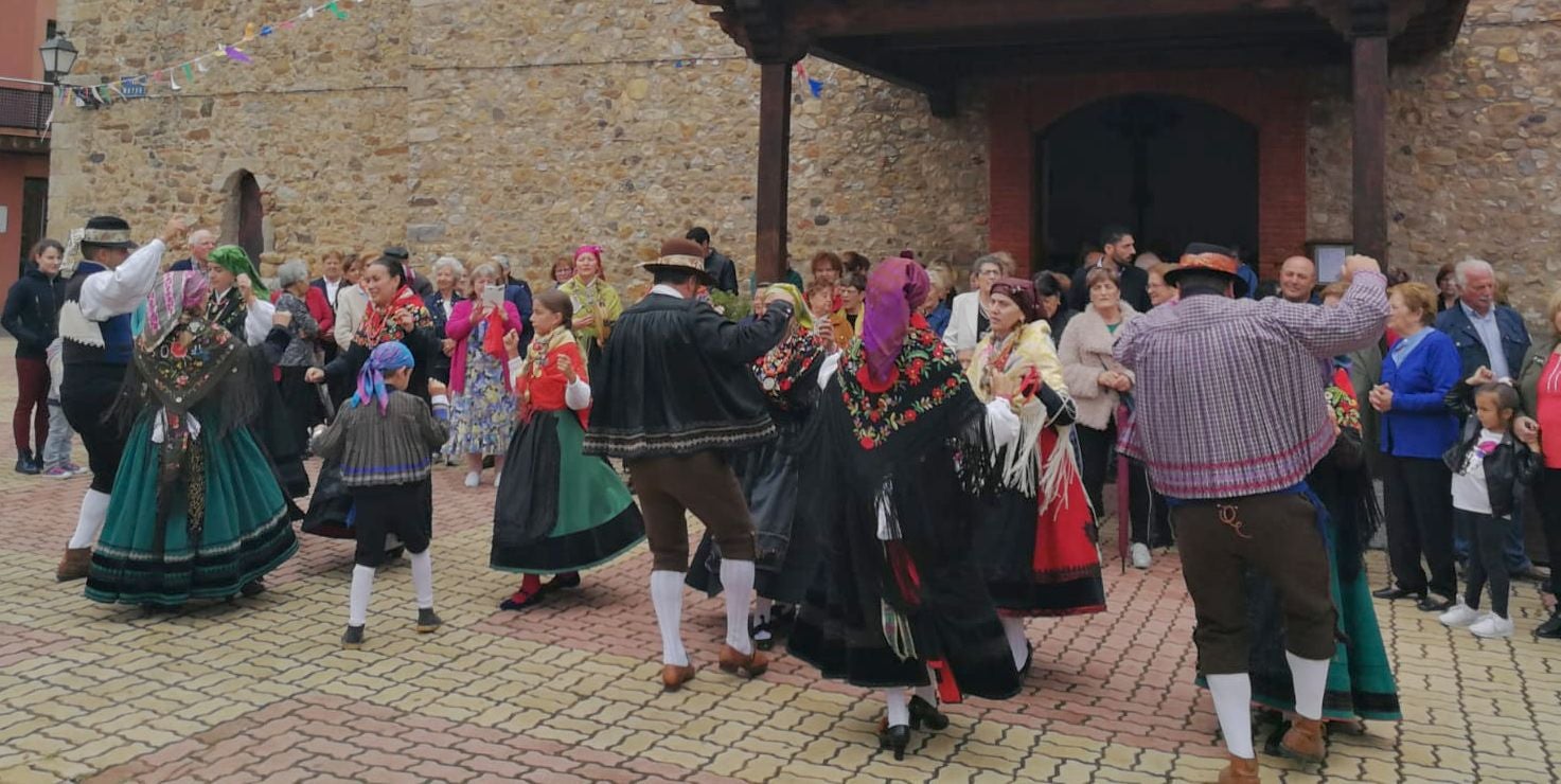 Fotos: Llamas de la Ribera celebra los 100 años la &#039;Tía Engracia&#039;