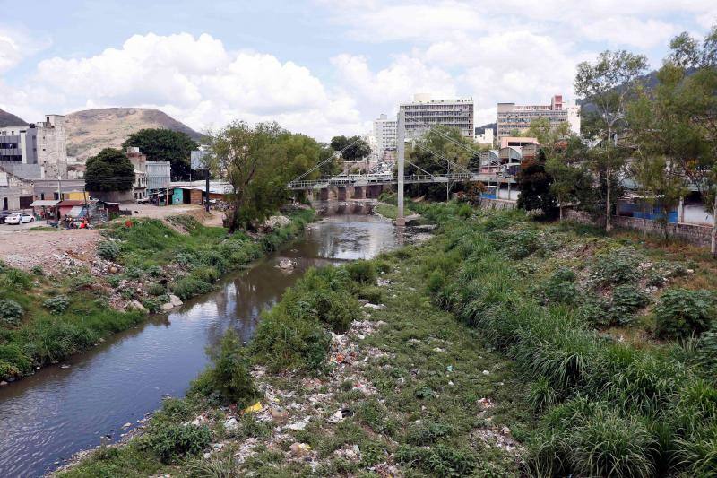 Contaminación del rio Choluteca en Tegucigalpa (Honduras).