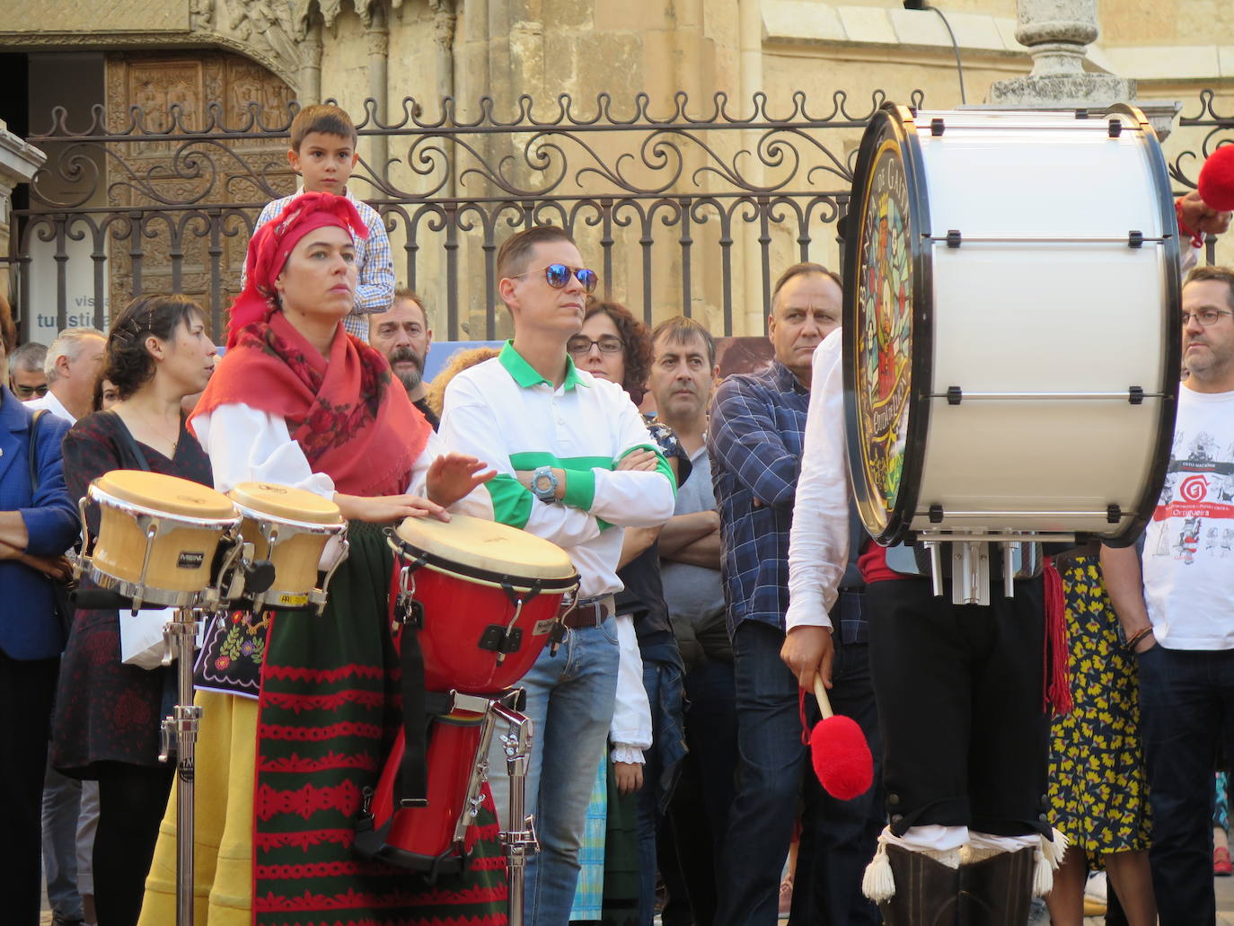 Fotos: Xuntanza de Gaitas a la sombra de la Catedral