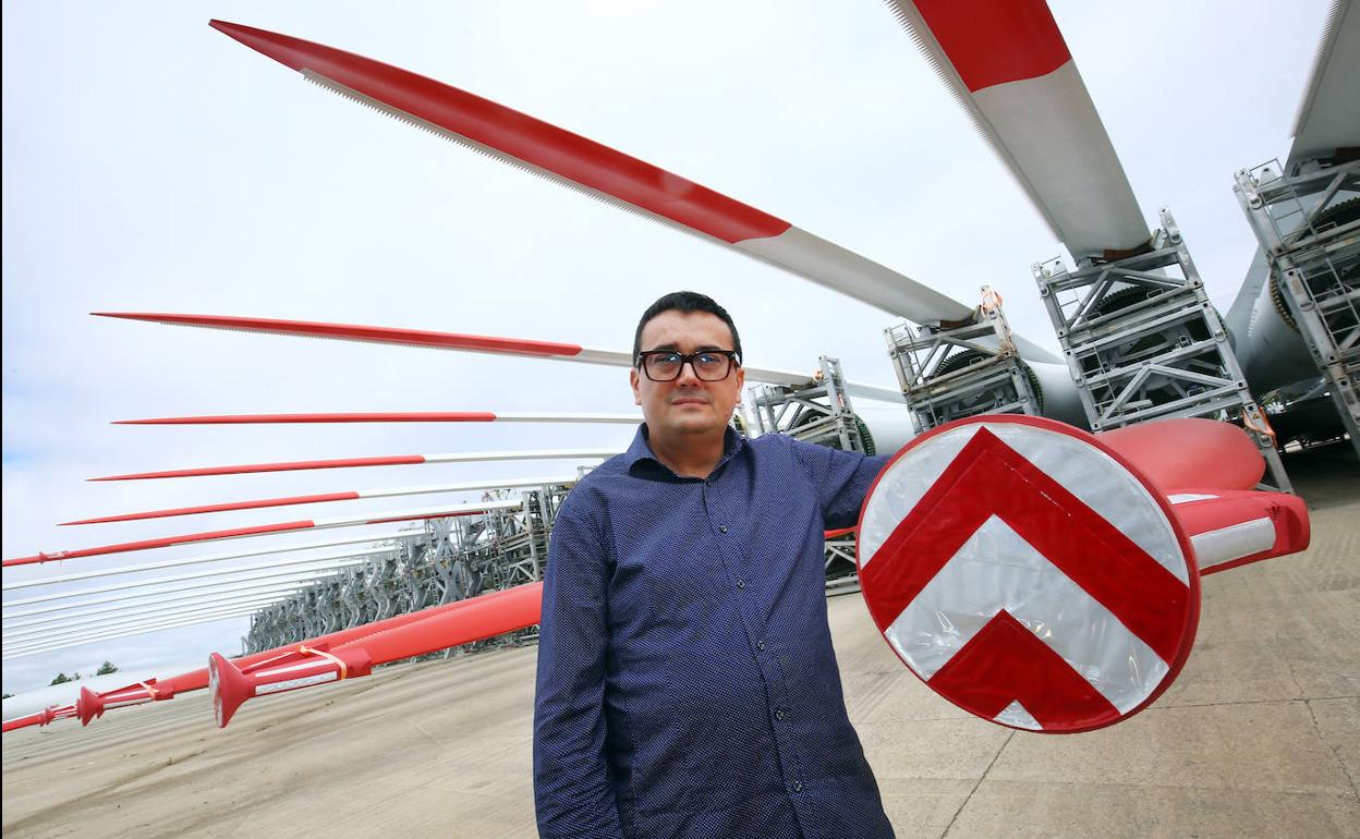 EL director de LM Wind Power en la fábrica de Ponferrada, Jorge López. 