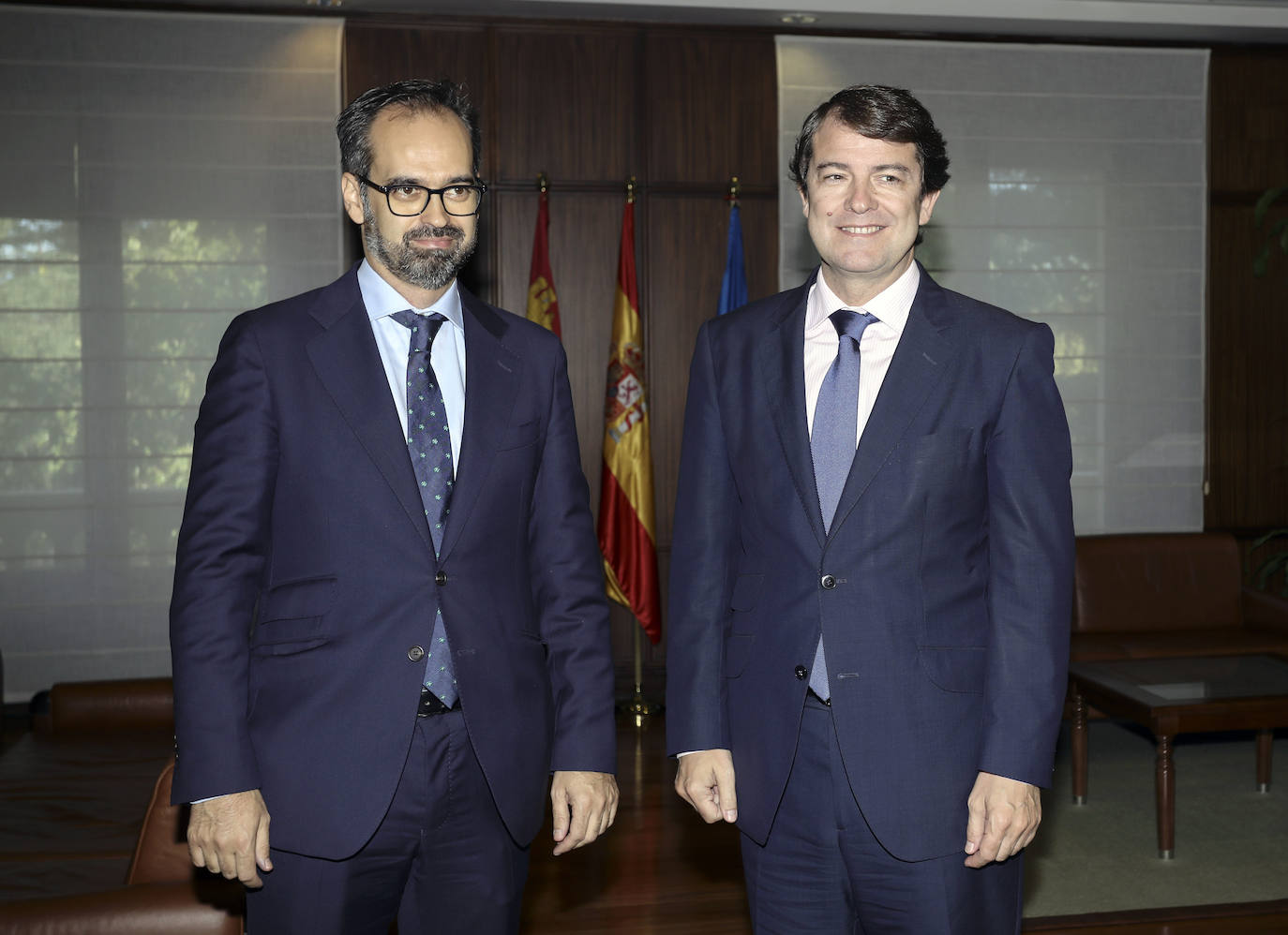 El presidente de la Junta se reúne con la portavoz de Ciudadanos en Cortes.