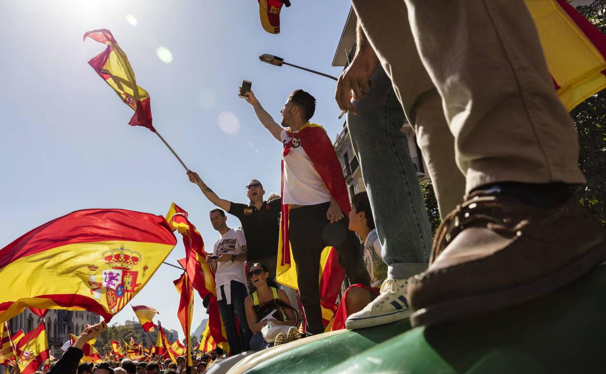 Manifestación convocada por SCC en 2017 en Barcelona a favor de la unidad de España y contraria a la independencia de Cataluña.