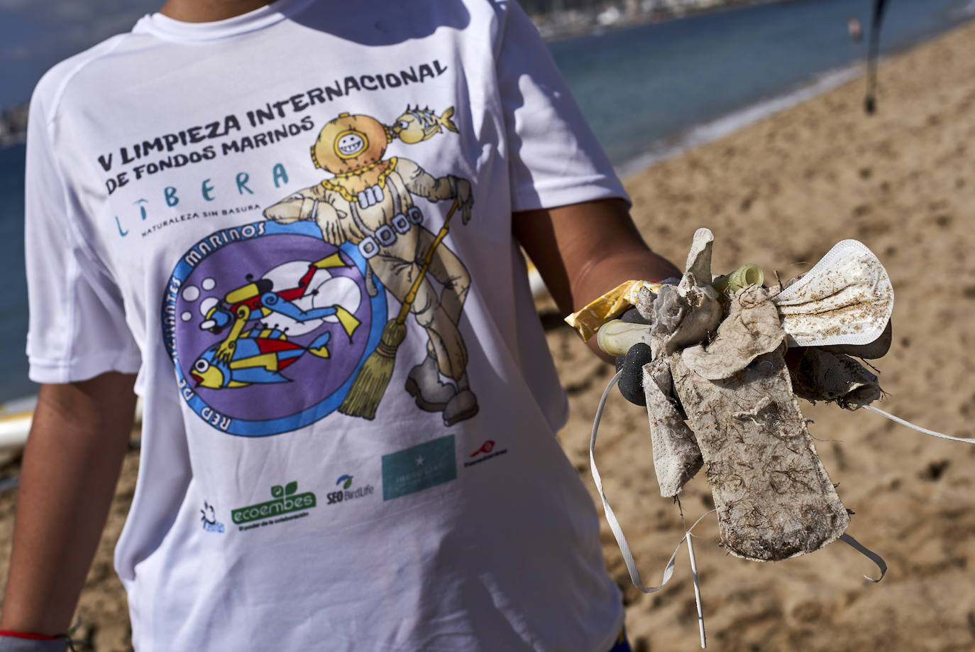 Fotos: 20 buceadores leoneses se suman a la V Gran Limpieza Internacional de Fondos Marinos