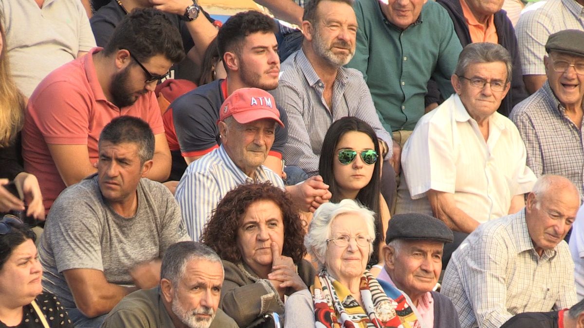 Fotos: Corro de lucha leonesa de San Froilán a los pies de la Catedral