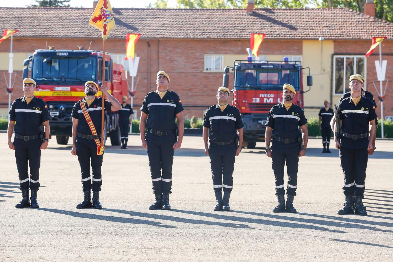 La delegada del Gobierno en Castilla y León, Mercedes Martín, asiste al acto de celebración de la patrona de la Unidad Militar de Emergencias (UME) en Ferral del Bernesga.