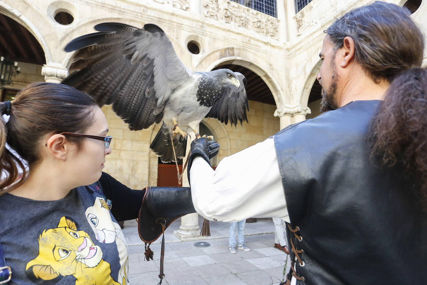 Fotos: La cetrería se cita en La Virgen