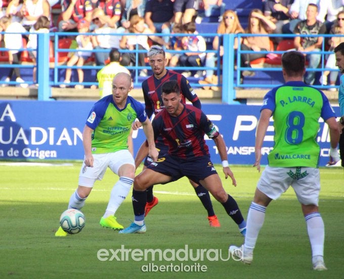 Fotos: Empate entre el Extremadura y la Ponferradina