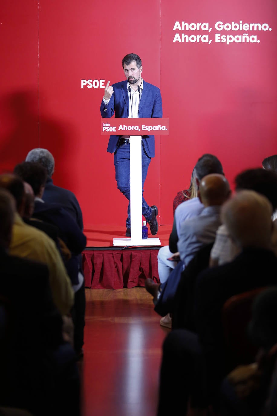 Fotos: La ministra de Trabajo participa en un acto público del PSOE en León