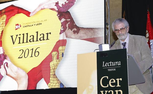 Lectura de textos de MIguel de Cervantes durante la celebración del Día de la Comunidad en Villalar, en 2016. 