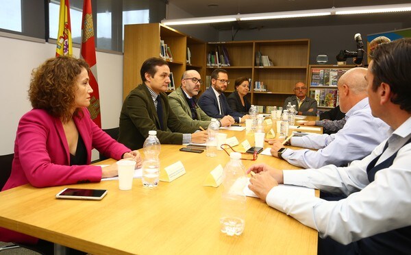 Fotos: El consejero de Cultura y Turismo se reúne con los alcaldes de Las Médulas