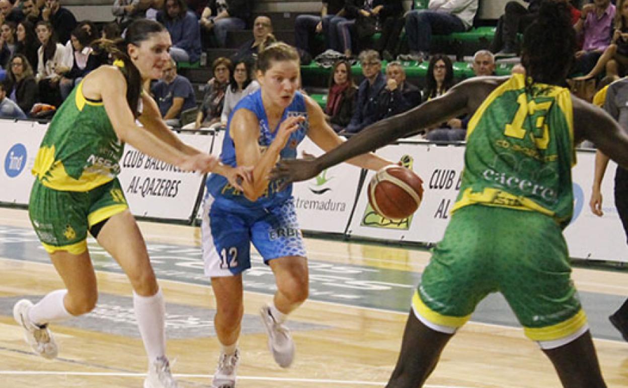 Helen Nauwelaers, en una acción del partido.