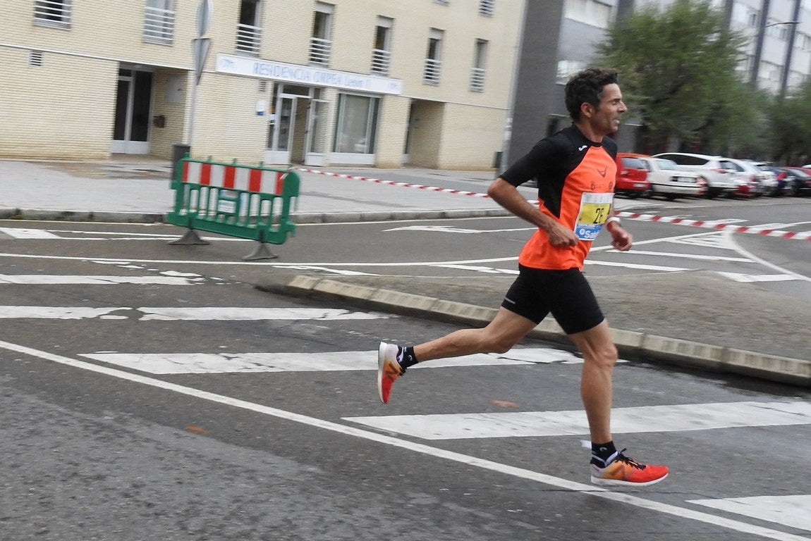 León se ha convertido de nuevo en el escenario para una gran cita del atletismo. Brillantes 10 kilómetros en la ciudad.