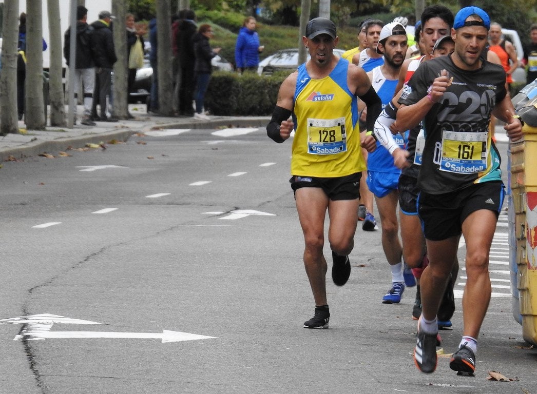 León se ha convertido de nuevo en el escenario para una gran cita del atletismo. Brillantes 10 kilómetros en la ciudad.