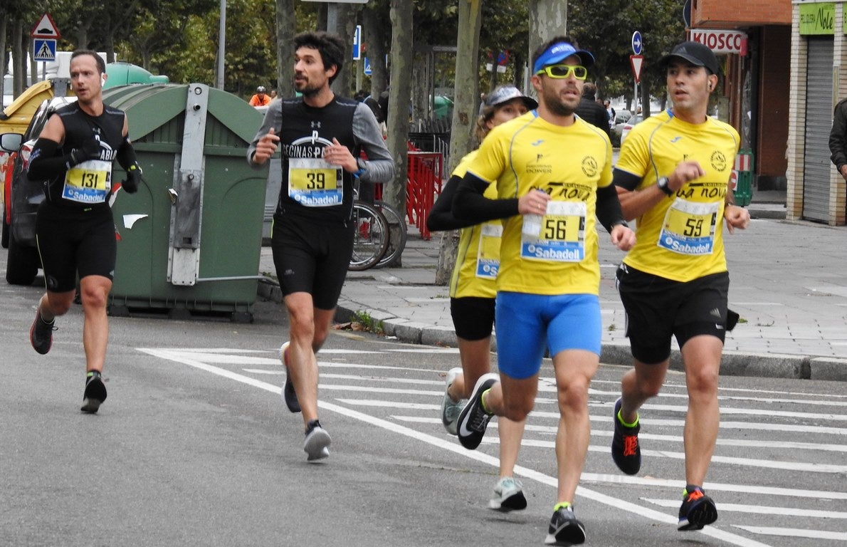 León se ha convertido de nuevo en el escenario para una gran cita del atletismo. Brillantes 10 kilómetros en la ciudad.