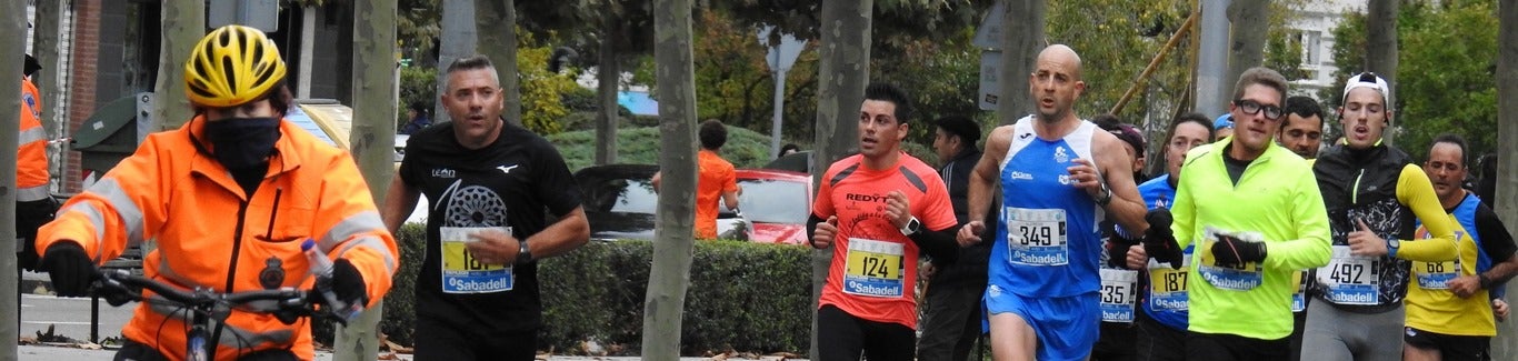 León se ha convertido de nuevo en el escenario para una gran cita del atletismo. Brillantes 10 kilómetros en la ciudad.