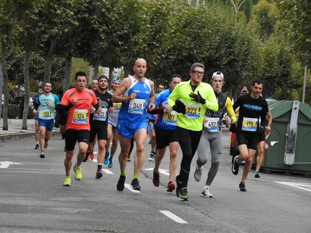 León se ha convertido de nuevo en el escenario para una gran cita del atletismo. Brillantes 10 kilómetros en la ciudad.