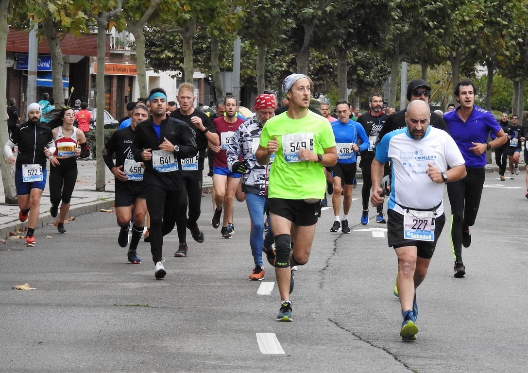 León se ha convertido de nuevo en el escenario para una gran cita del atletismo. Brillantes 10 kilómetros en la ciudad.