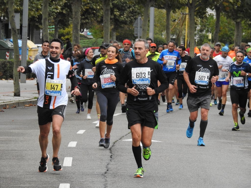 León se ha convertido de nuevo en el escenario para una gran cita del atletismo. Brillantes 10 kilómetros en la ciudad.