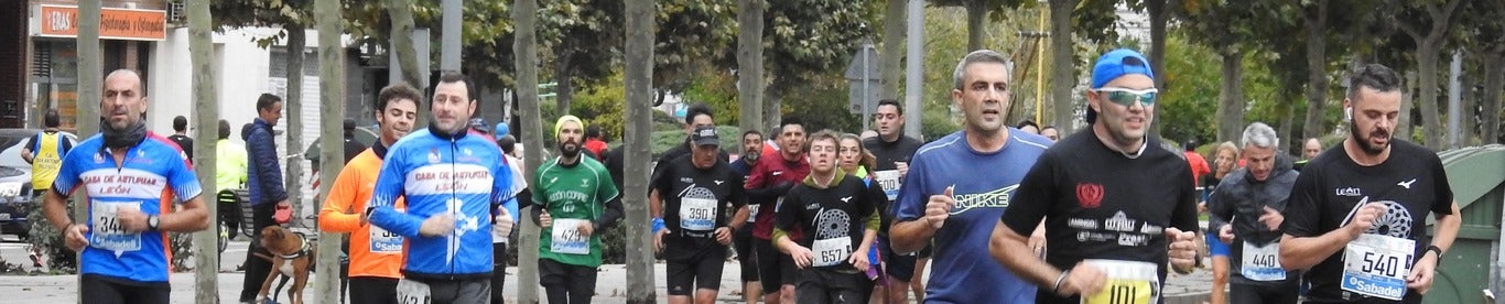 León se ha convertido de nuevo en el escenario para una gran cita del atletismo. Brillantes 10 kilómetros en la ciudad.