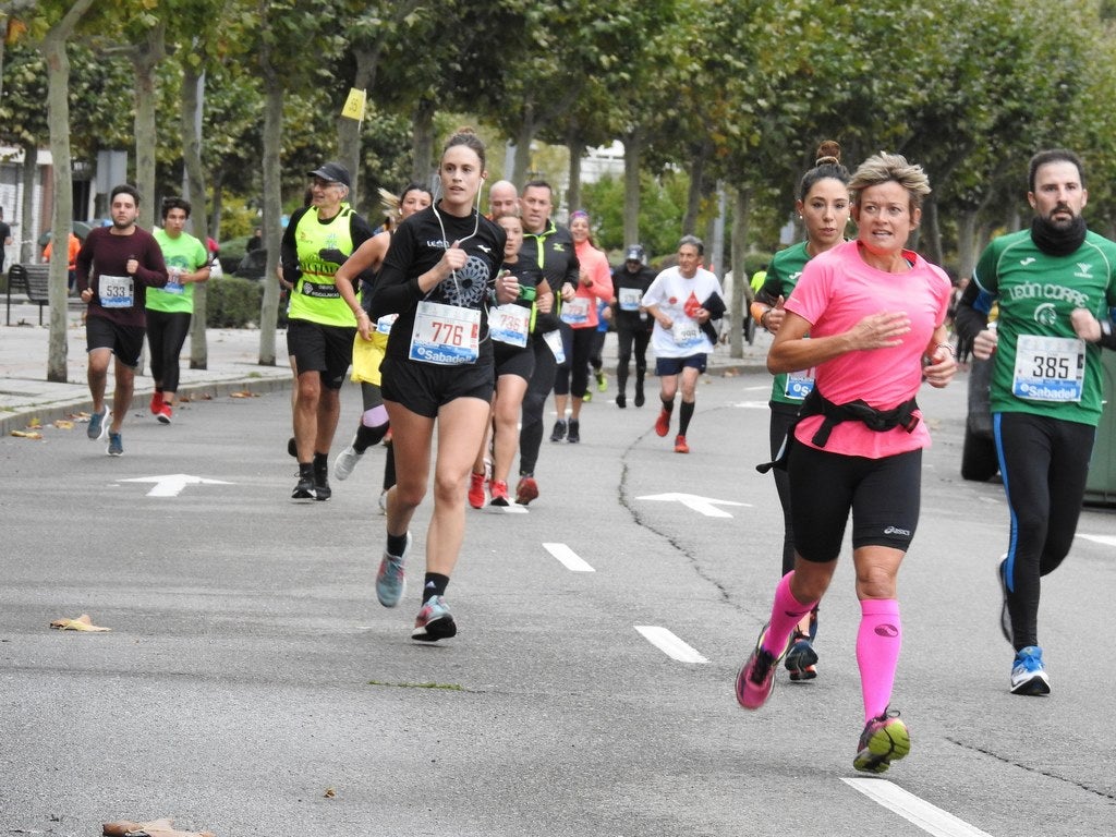 León se ha convertido de nuevo en el escenario para una gran cita del atletismo. Brillantes 10 kilómetros en la ciudad.