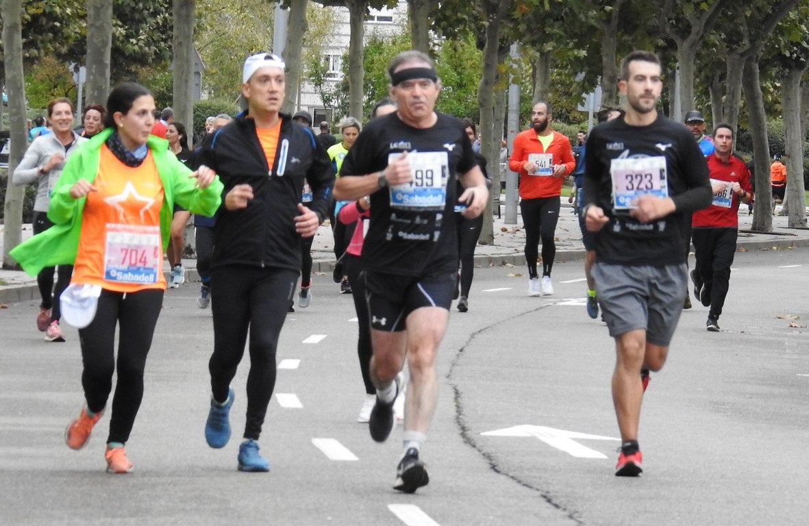 León se ha convertido de nuevo en el escenario para una gran cita del atletismo. Brillantes 10 kilómetros en la ciudad.