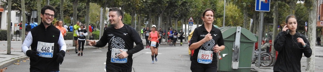 León se ha convertido de nuevo en el escenario para una gran cita del atletismo. Brillantes 10 kilómetros en la ciudad.