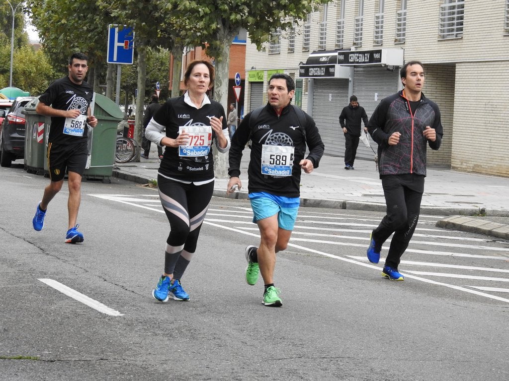 León se ha convertido de nuevo en el escenario para una gran cita del atletismo. Brillantes 10 kilómetros en la ciudad.