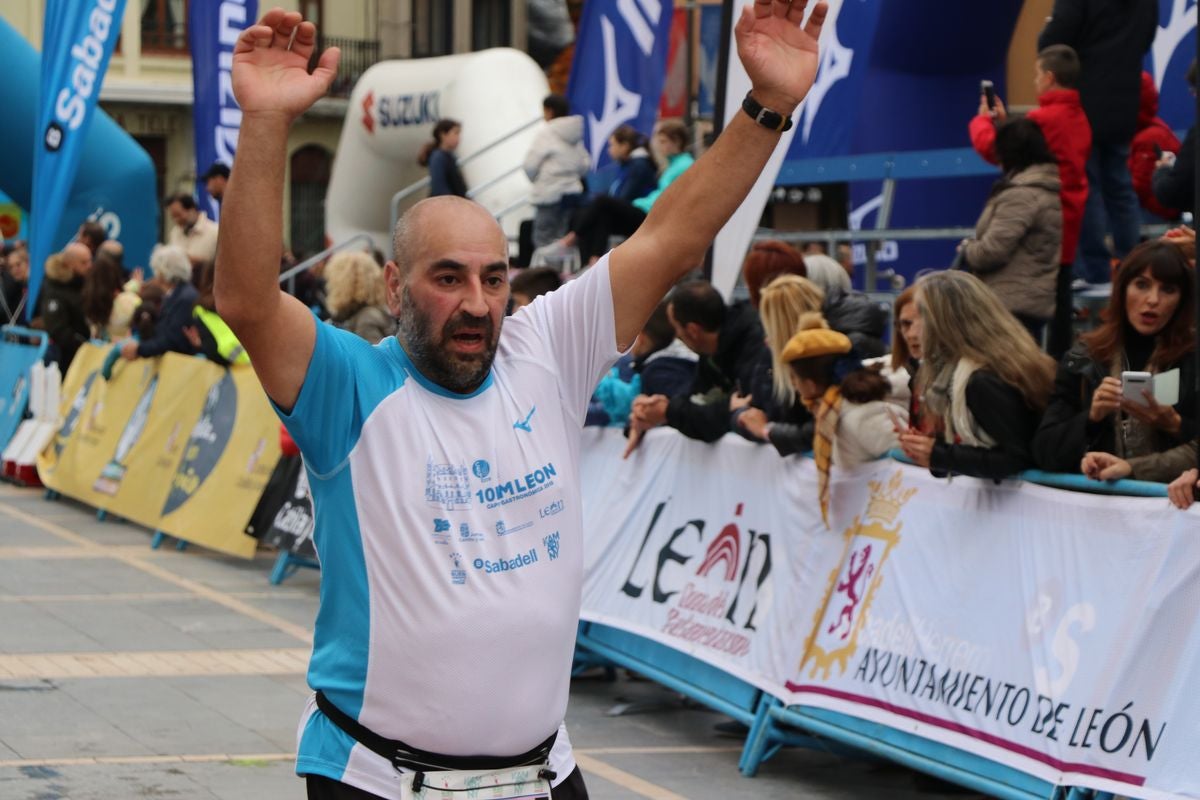 Fotos: La meta de los 10km Ciudad de León