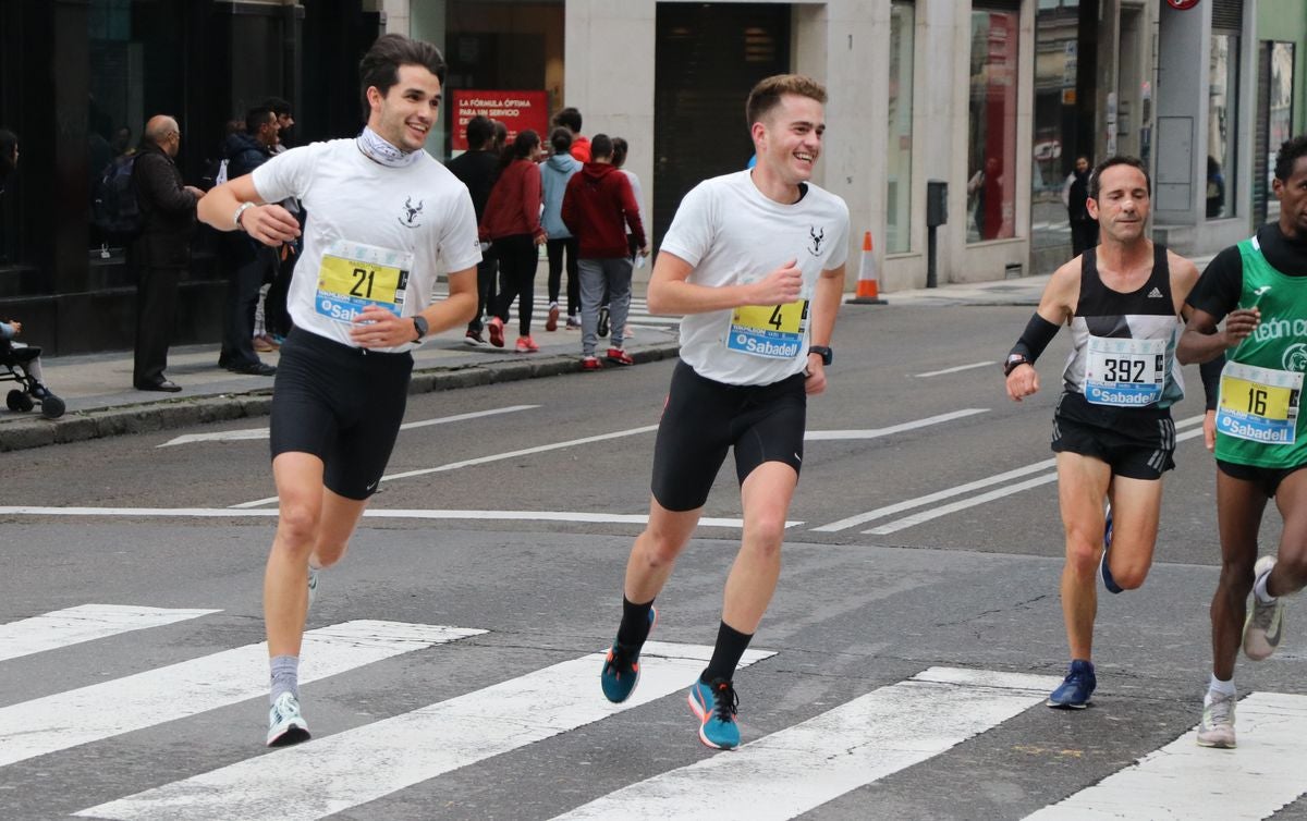 Fotos: Los 10km de León, a su paso por Ordoño II