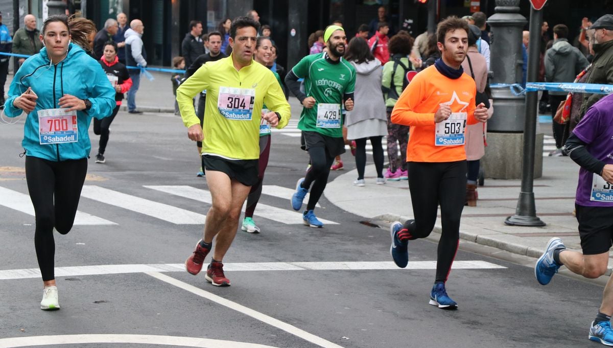 Fotos: Los 10km de León, a su paso por Ordoño II