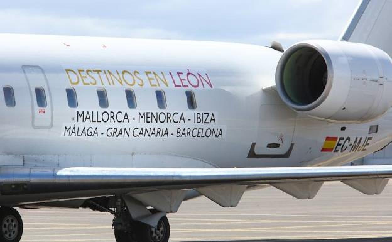 Avion de Air Nostrum en el Aeropuerto de León. 