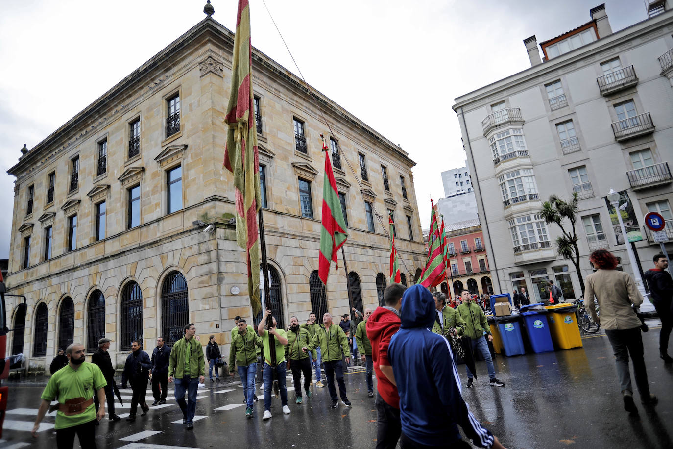 Siete estandartes de la comarca de Valverde del Camino paticiparon este año en las fiestas patronales de Casa de León en Asturias.